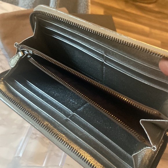 BOTTEGA SILVER LONG WALLET with COA - Picture 7 of 10